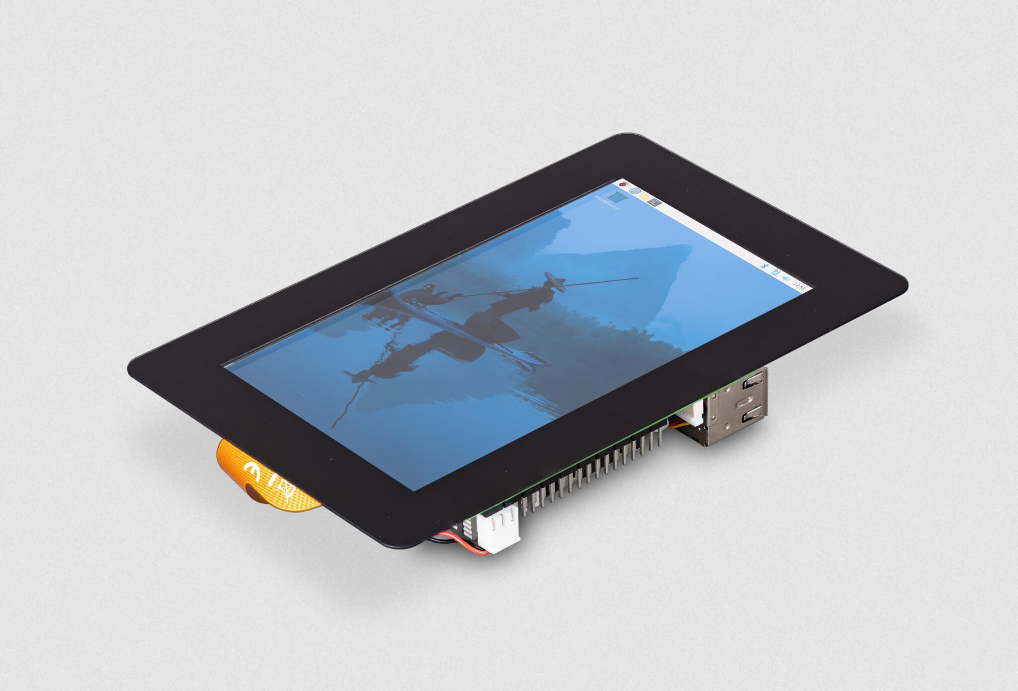 Raspberry Pi intros new 5-inch $40 touchscreen for your next weird project