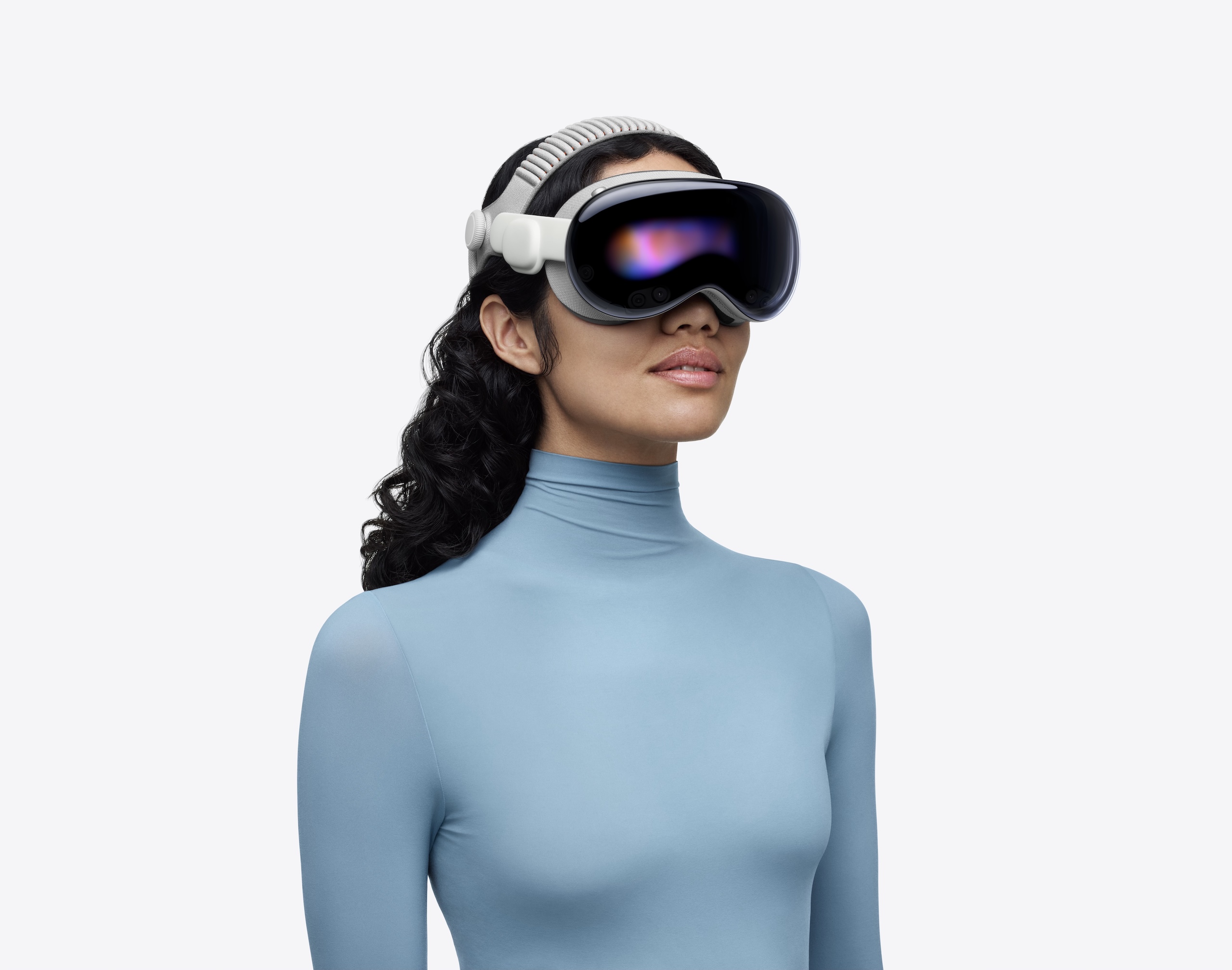 With considerably less fanfare, Apple releases a second-generation Vision Pro