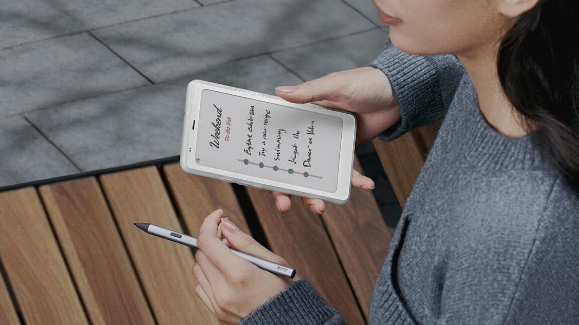 The Android-powered Boox Palma 2 Pro fits in your pocket, but it’s not a phone