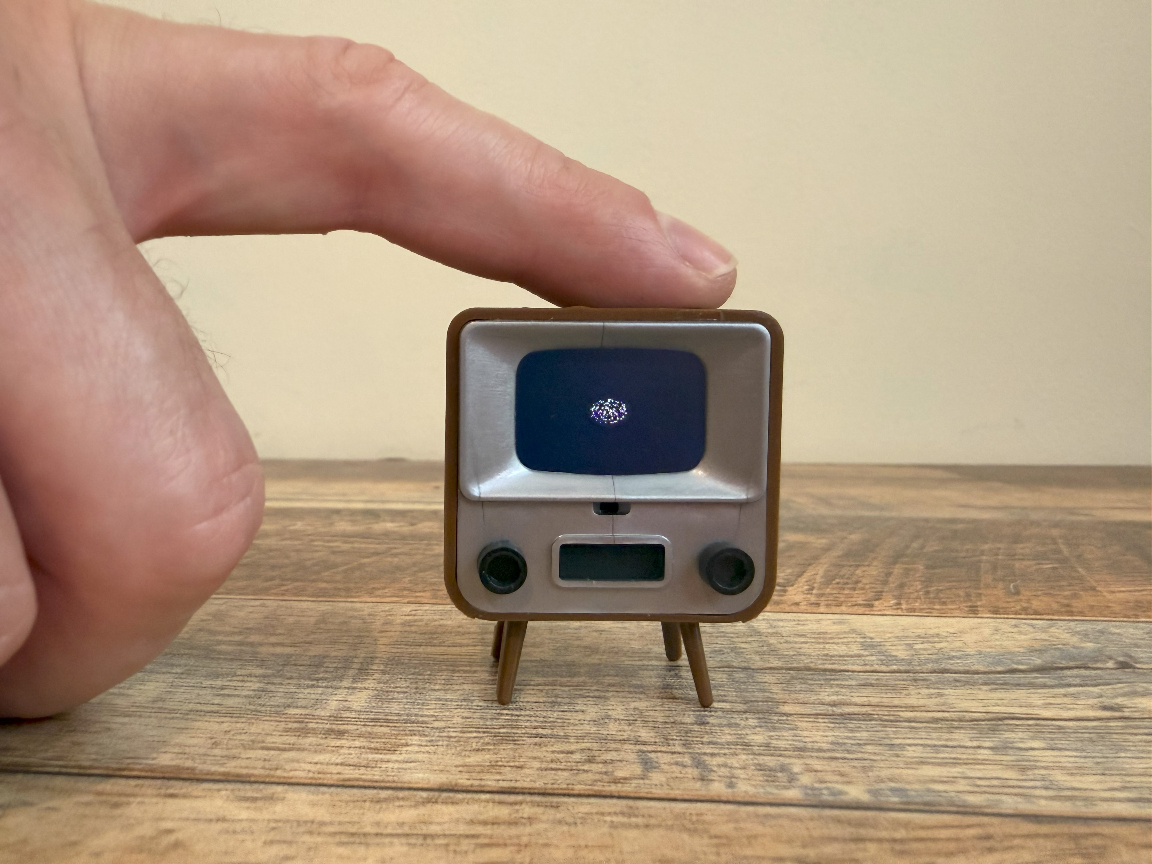 Video player looks like a 1-inch TV from the ’60s and is wondrous, pointless fun