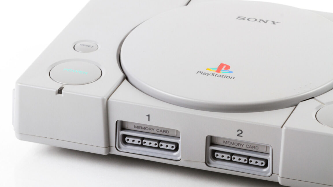 Engineer creates first custom motherboard for 1990s PlayStation console